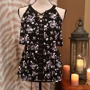 ❌SOLD White House Black Market Top